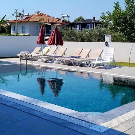 Beautiful 4-Bed Villa *