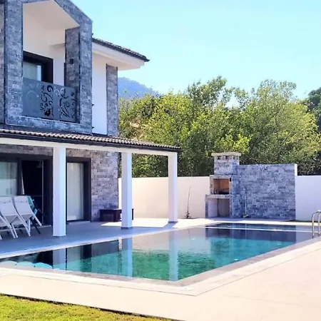빌라 Beautiful 4-Bed Villa 달리안